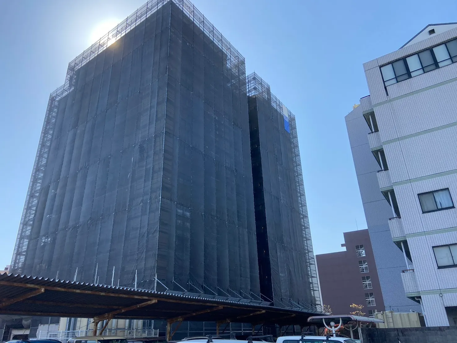 足場の組立現場